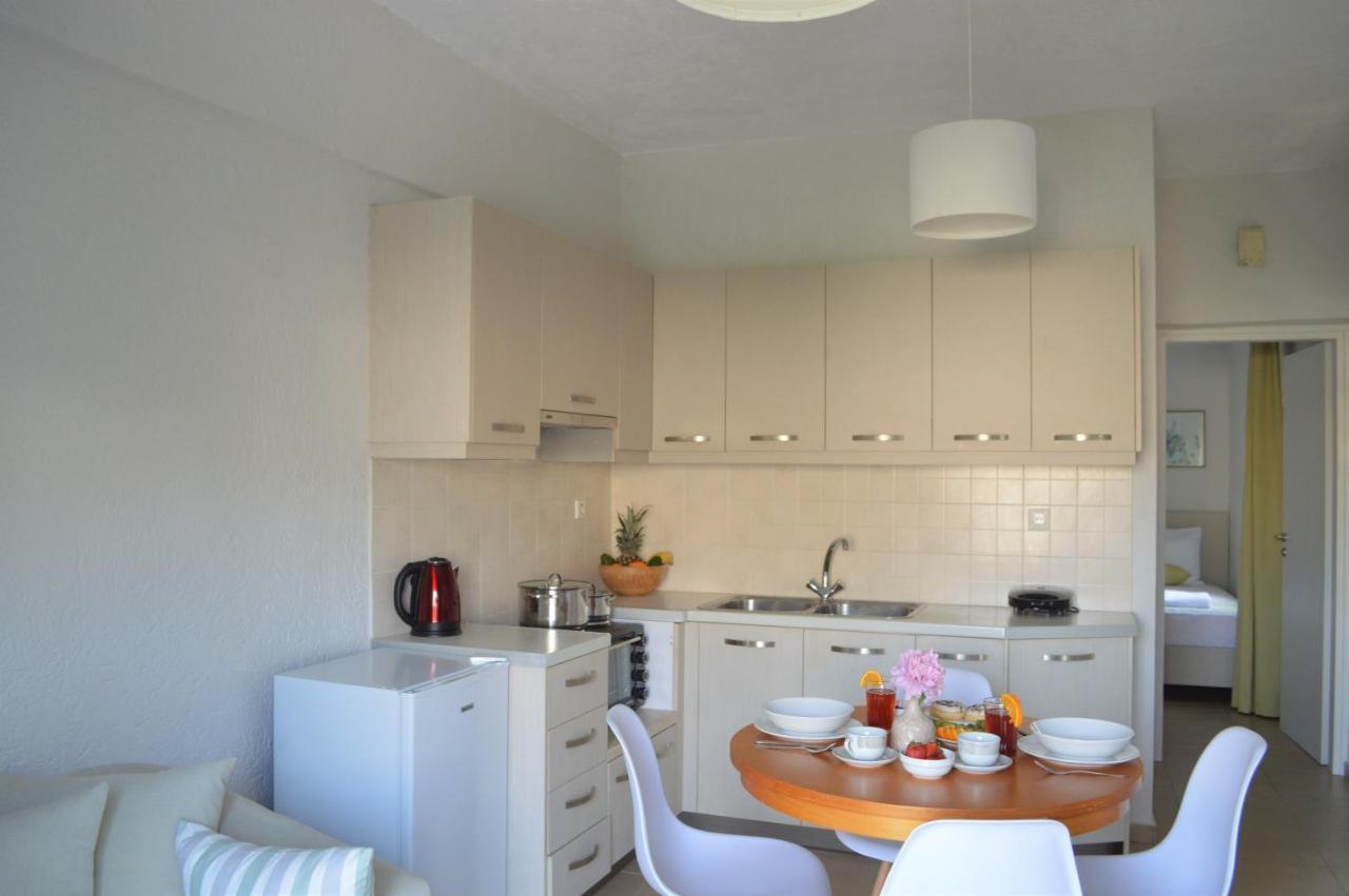 Kelly'S Beach Apts Elounda Екстериор снимка