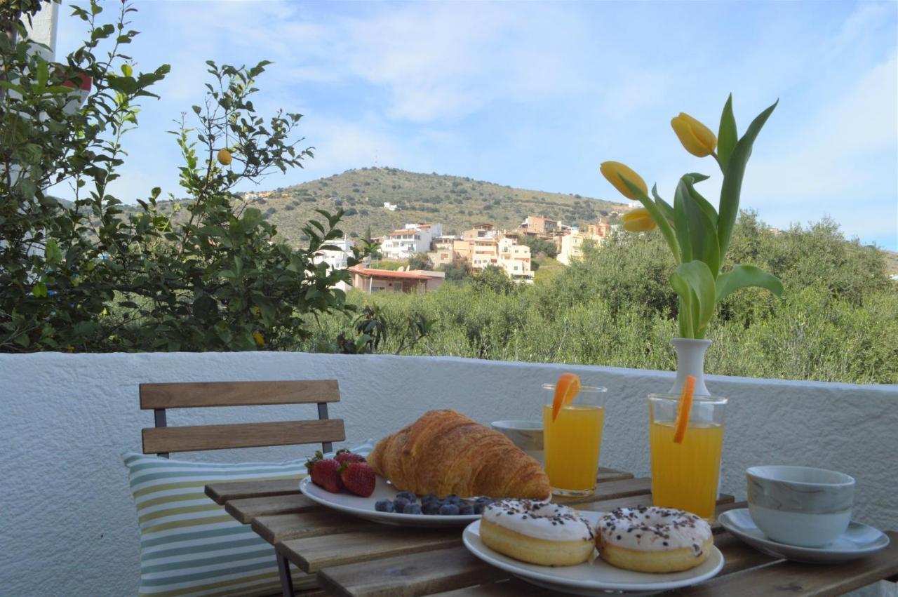 Kelly'S Beach Apts Elounda Екстериор снимка